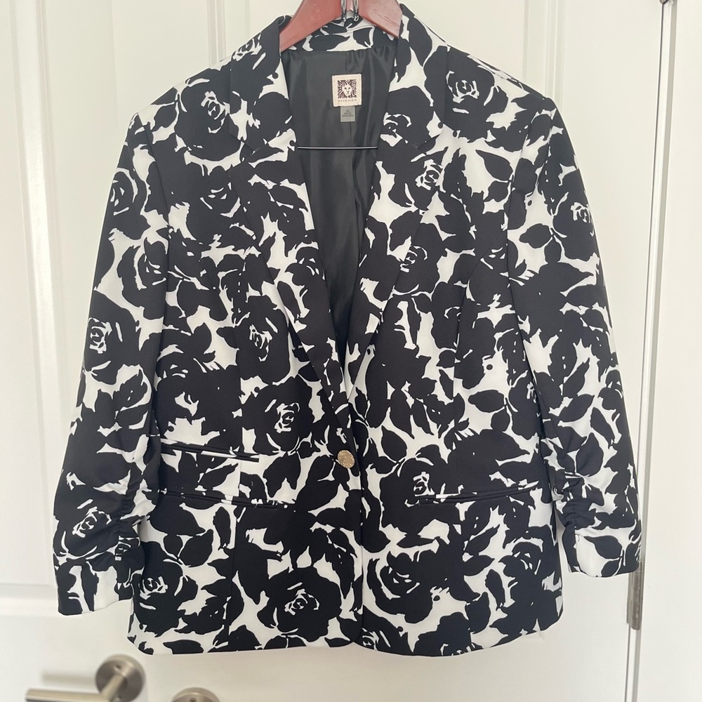 Anne Klein Black and White Floral Blazer